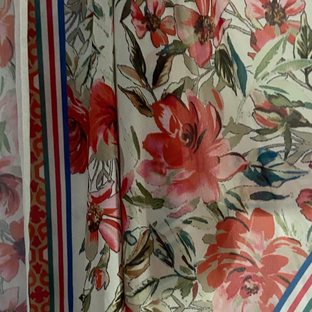 Forever 21 Sheer Floral Open-Front Kimono in Ivory, Coral & Green - Picture 5 of 8